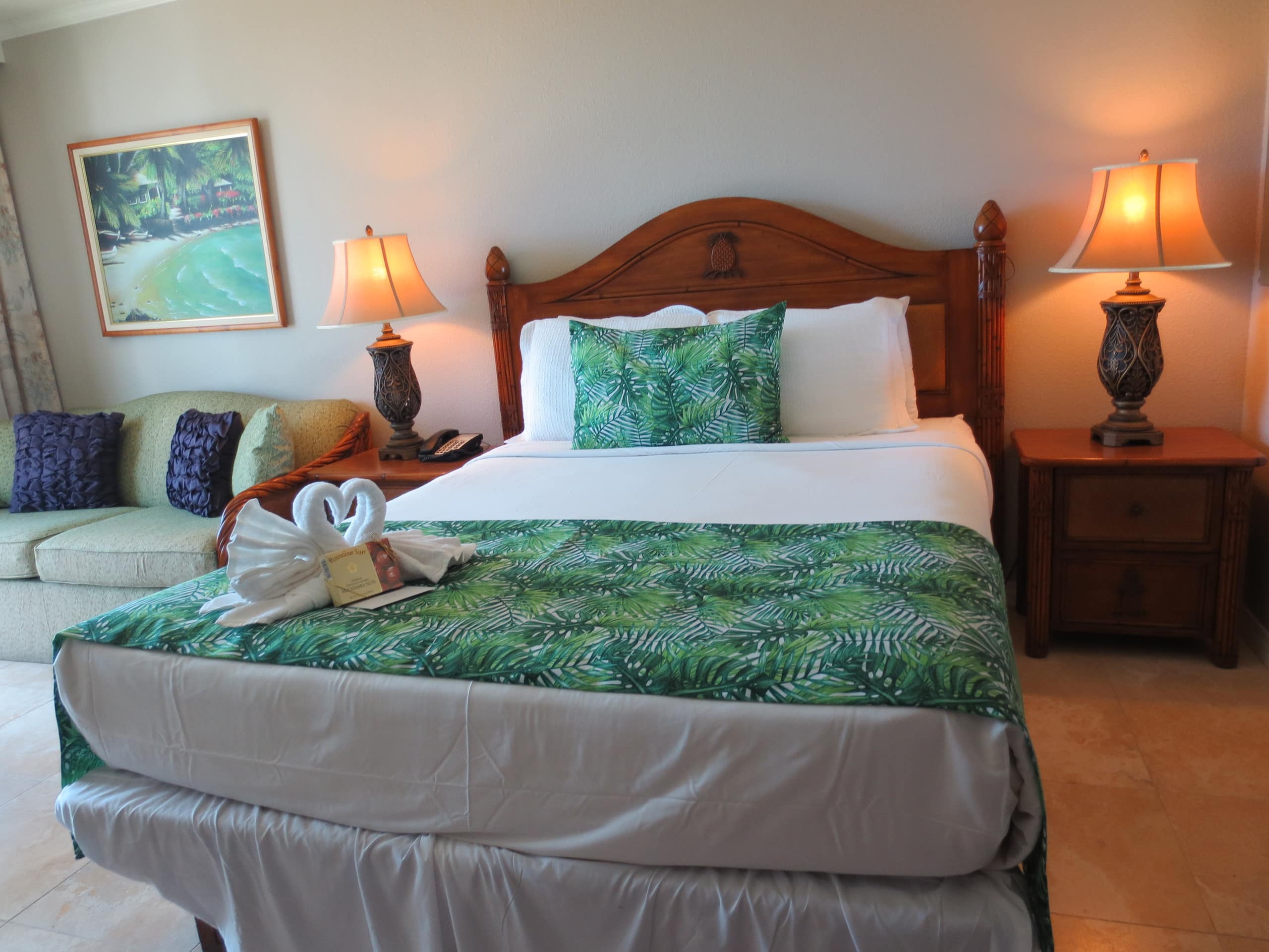 Resort in Honolulu · ★4.97 · Studio · 2 beds · 1 private bath - Image 9