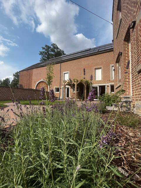 Ardenne cottage; Covered heated pool, 22 people
