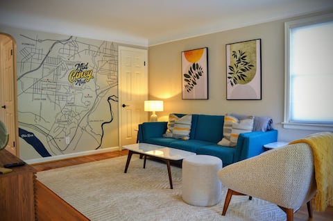 Successful Airbnb property: Mid Cincy Mod - Walkable & Elevated Comfort + EV in Hyde Park