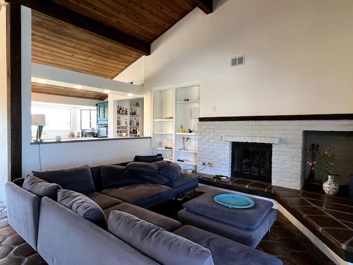Villa On Hills With Pool. Guest House Included - San Diego, CA