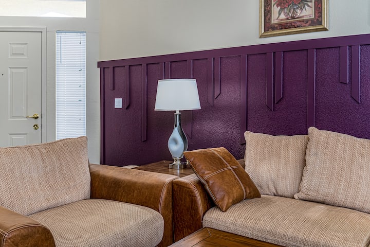 Spacious Condo Close To The Strip On Tropicana Avenue - Las Vegas, NV