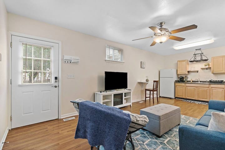 Private 1 Bed Apt - Historic Olde Towne Portsmouth - Portsmouth, VA