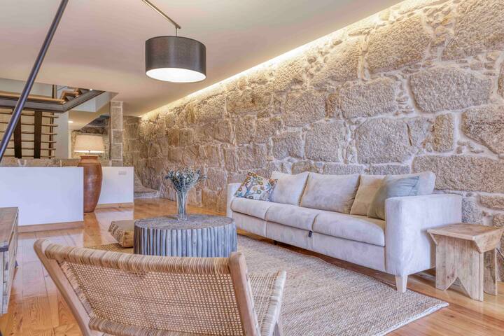 17th century home, scenic views, own garden gallery image 3