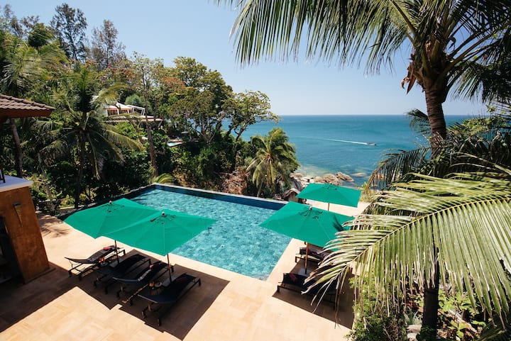 Villa Sunyata 8BR - Oceanfront, Walk to Kata Beach - Villas for Rent in  Tambon Karon, Chang Wat Phuket, Thailand - Airbnb