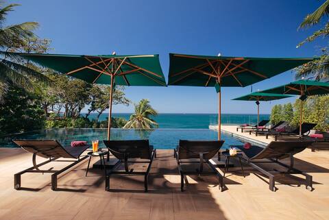 Villa Sunyata 8BR - Oceanfront, Walk to Kata Beach