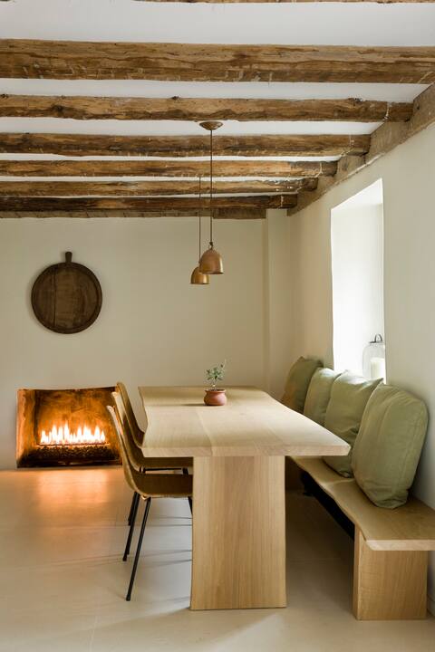 Gorgeous historic stone house with great internet!