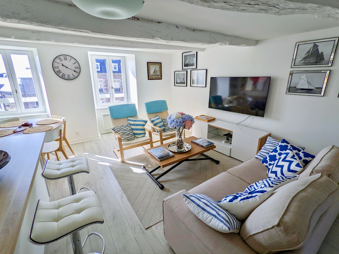 Popular Airbnb listing: Elegant duplex located close to the port in Paimpol