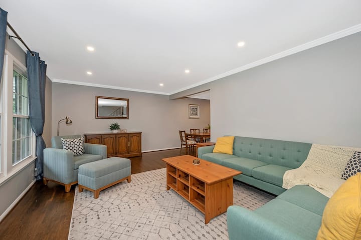 Relaxing 4-bedroom Family Home Just Outside Of Dc - Rockville, MD