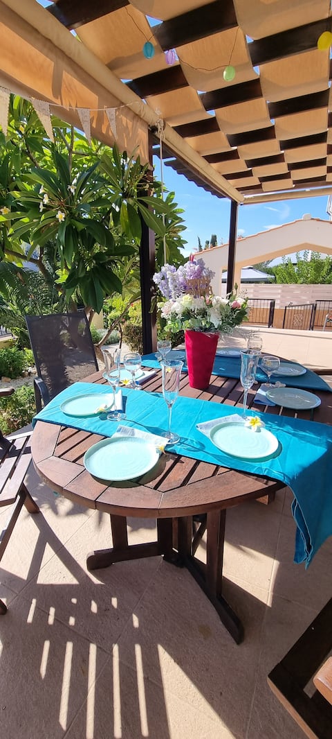 Fab Sea & Mountain View Villa. Close to the beach.