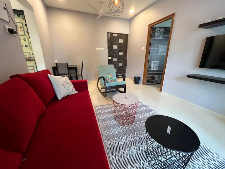 Airy 1 Bed 2 Bath In Bandra *Wifi*- 2 - Mumbai