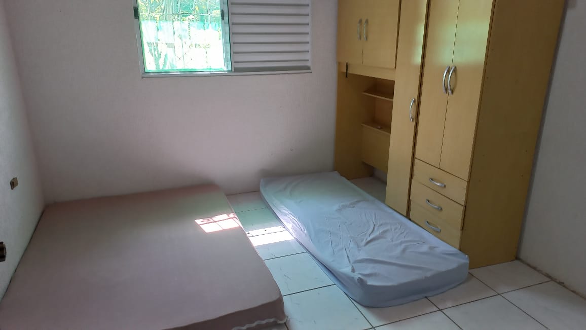 Ამ ოთახში, ასევე, არის საწოლები, გარდერობი და ა.შ.

Სურათზე ჯერ არ იყო აწყობილი.