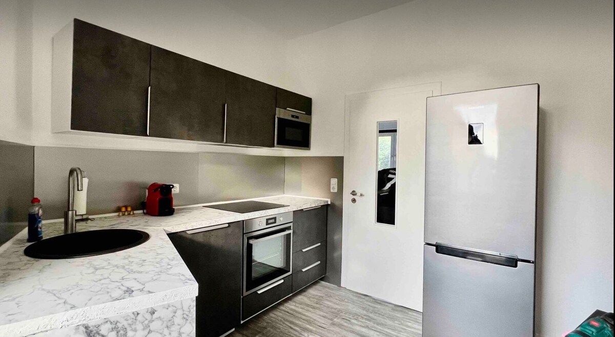 Erfolgreiche Airbnb-Immobilie: Renovated apartment near downtown in Südostviertel