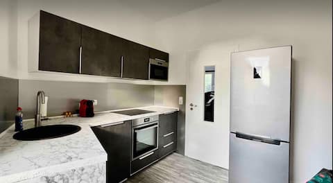 Erfolgreiche Airbnb-Immobilie: Renovated apartment near downtown in Südostviertel