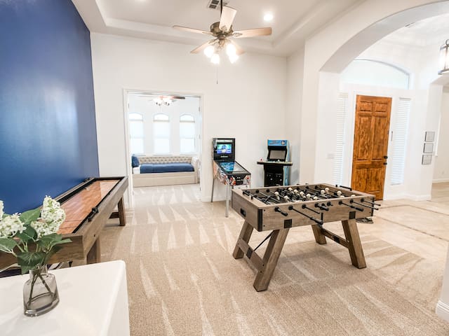 Paradise Backyard, Pool, Basketball Court, Games+! gallery image 4