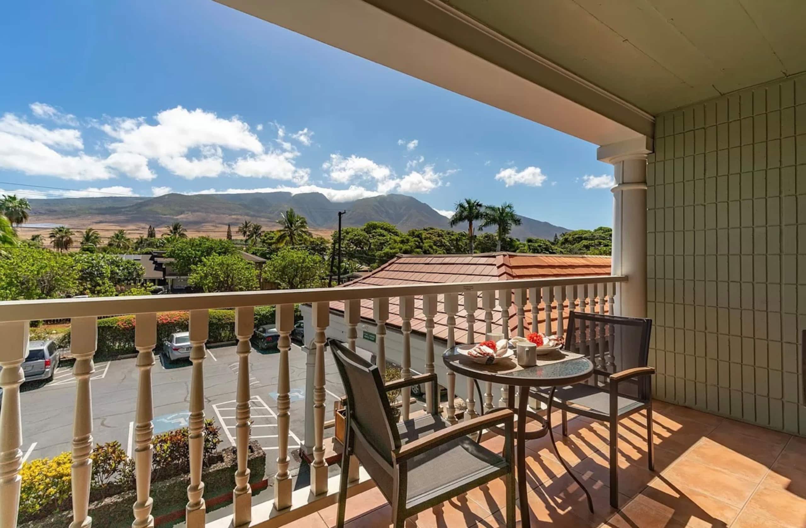 Condo in Lahaina · ★4.98 · Studio · 1 bed · 1 private bath - Image 11