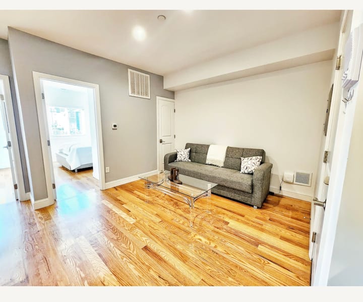 Lovely 2 Bedroom Apartment Free Parking - Winthrop, MA