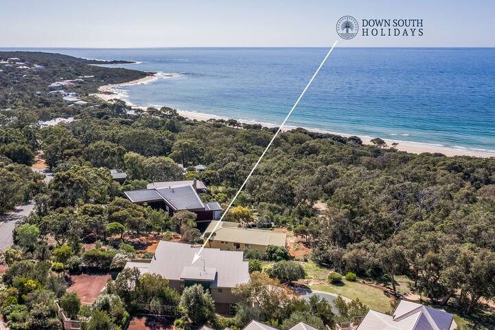 Bayview: Luxury beach home with panoramic views gallery image 2