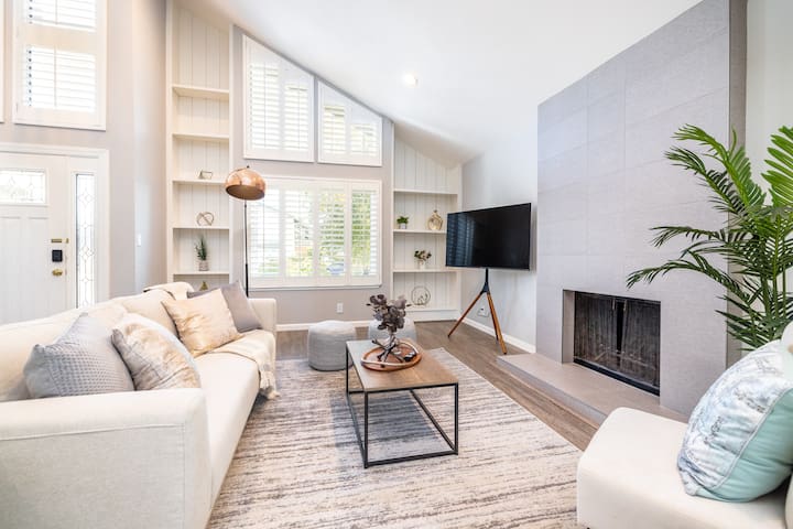 High Ceilings! Modern Spacious Bright 4BR Home