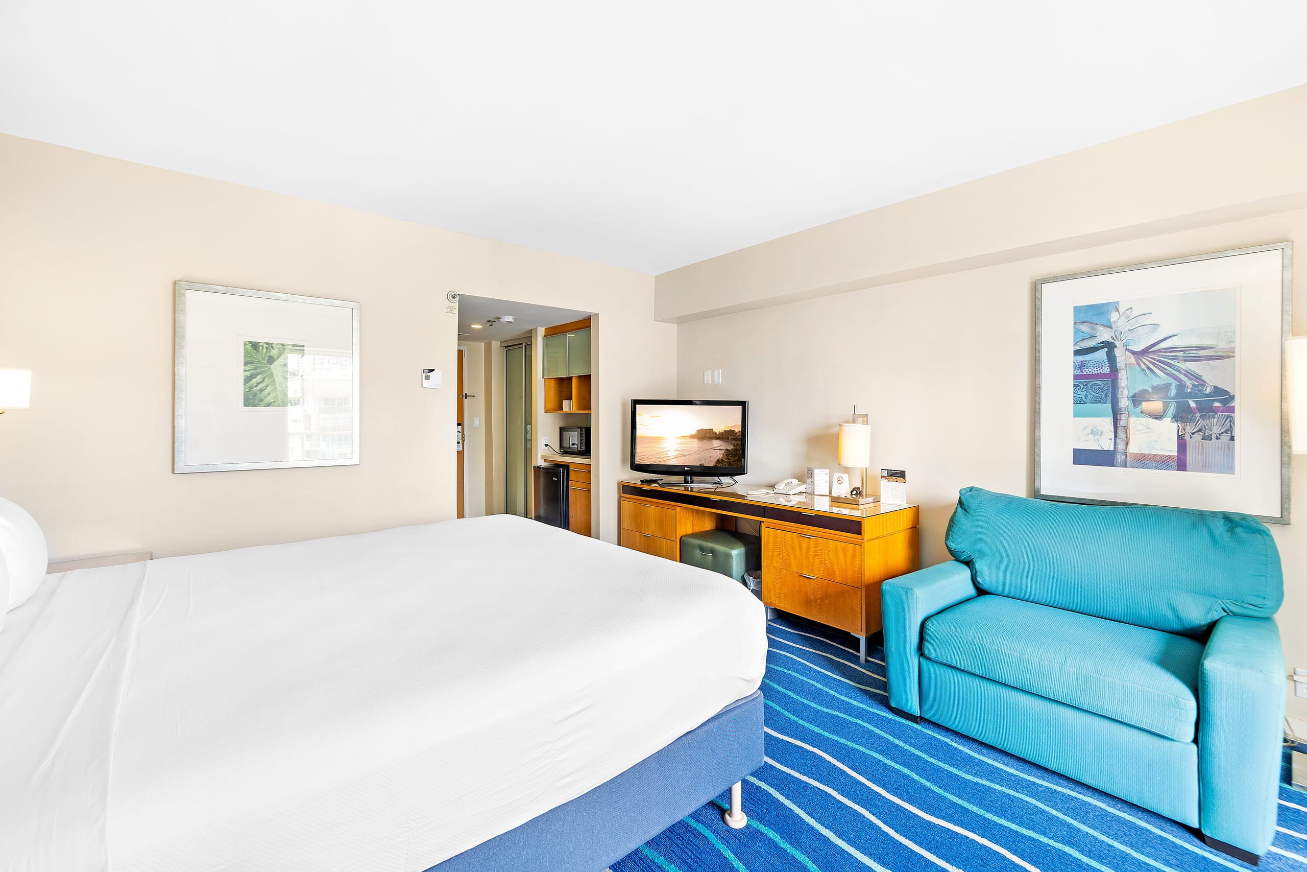 Condo in Honolulu · ★4.81 · 1 bedroom · 1 bed · 1 private bath - Image 5
