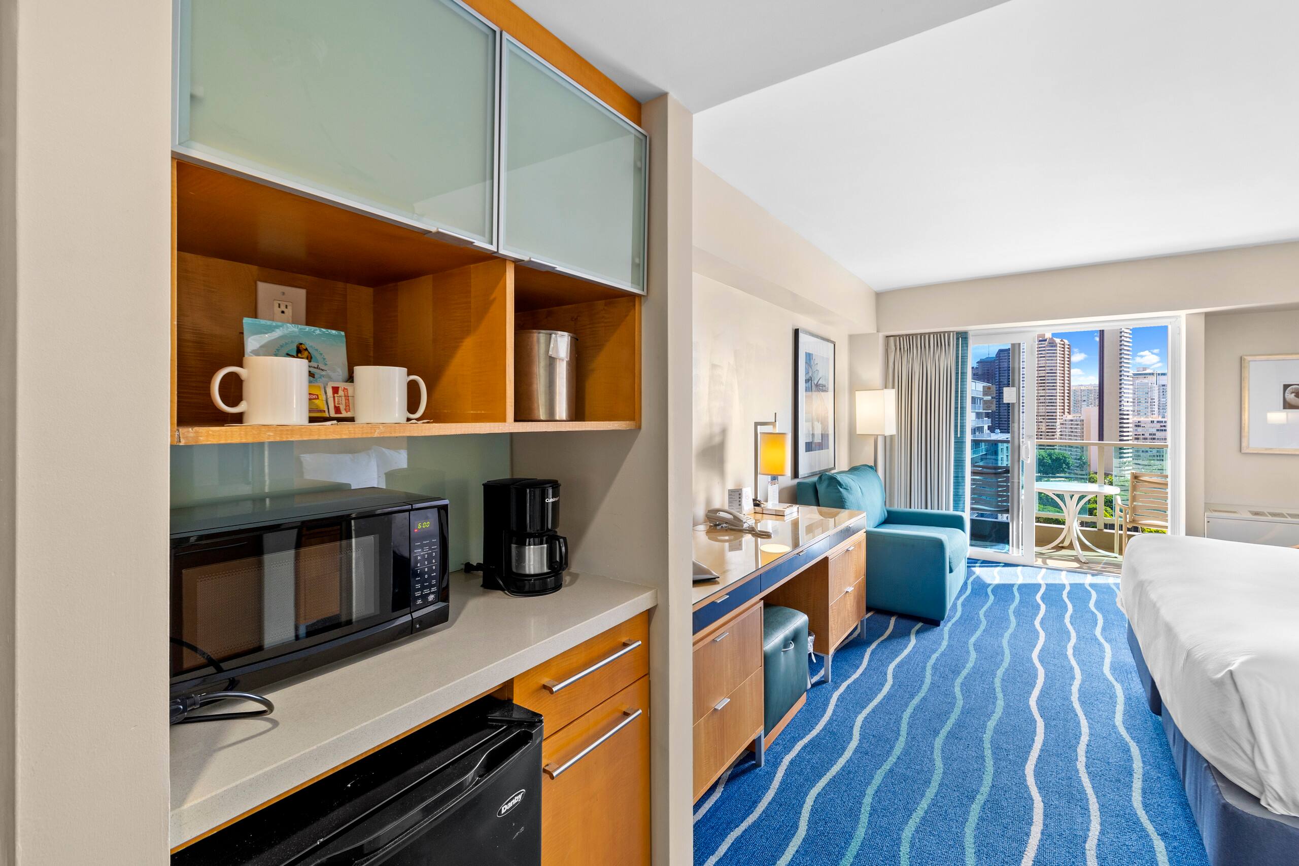 Condo in Honolulu · ★4.81 · 1 bedroom · 1 bed · 1 private bath - Image 2