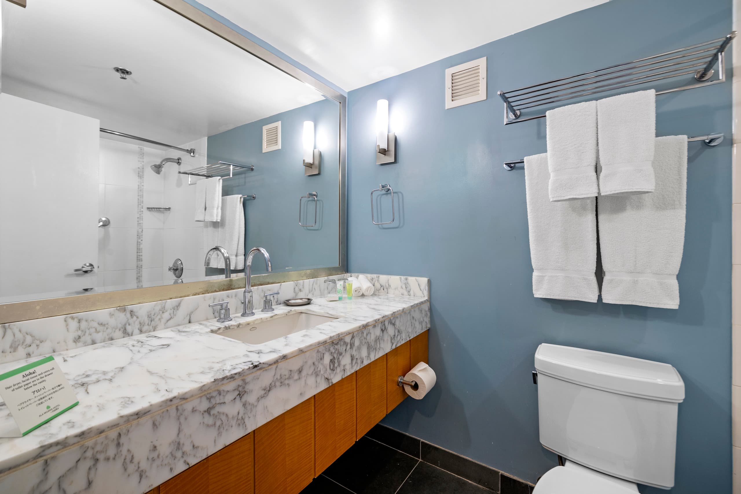 Condo in Honolulu · ★4.81 · 1 bedroom · 1 bed · 1 private bath - Image 8