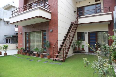 Chopra Paradise Sec 35 Chandigarh