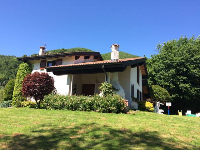 Mountain view villa at La Nus – Albino, Bergamo gallery image 2