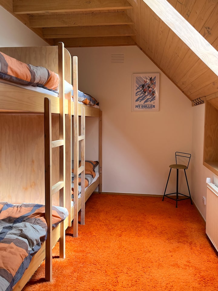 Third bedroom (4 bunks) with a skylight perfect for star gazing during the night!