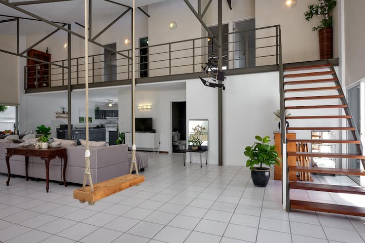 Spacious 4 Bedroom Home With A Pool - Aruba