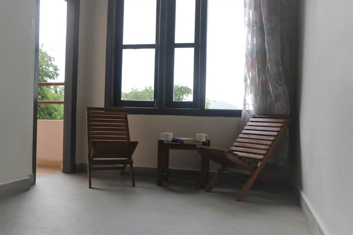 Family Room With One Queen Bed And One Single Bed. - Kohima