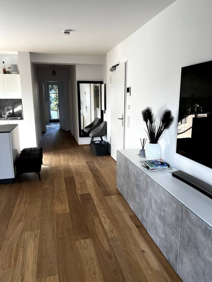 Modern 79 square meter new apartment in Munich Solln Vacation homes