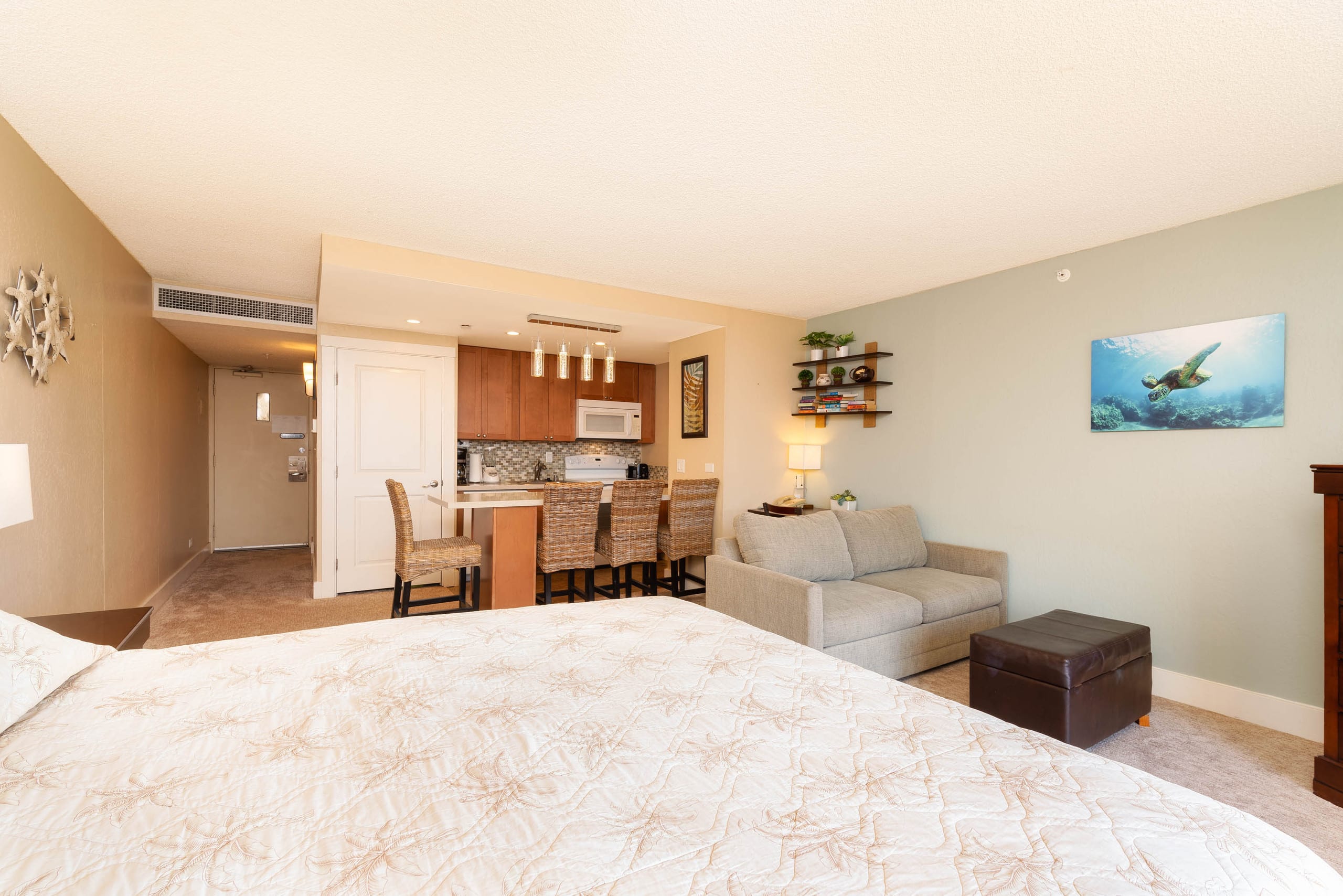 Hotel in Lahaina · ★4.95 · Studio · 2 beds · 1 private bath - Image 4