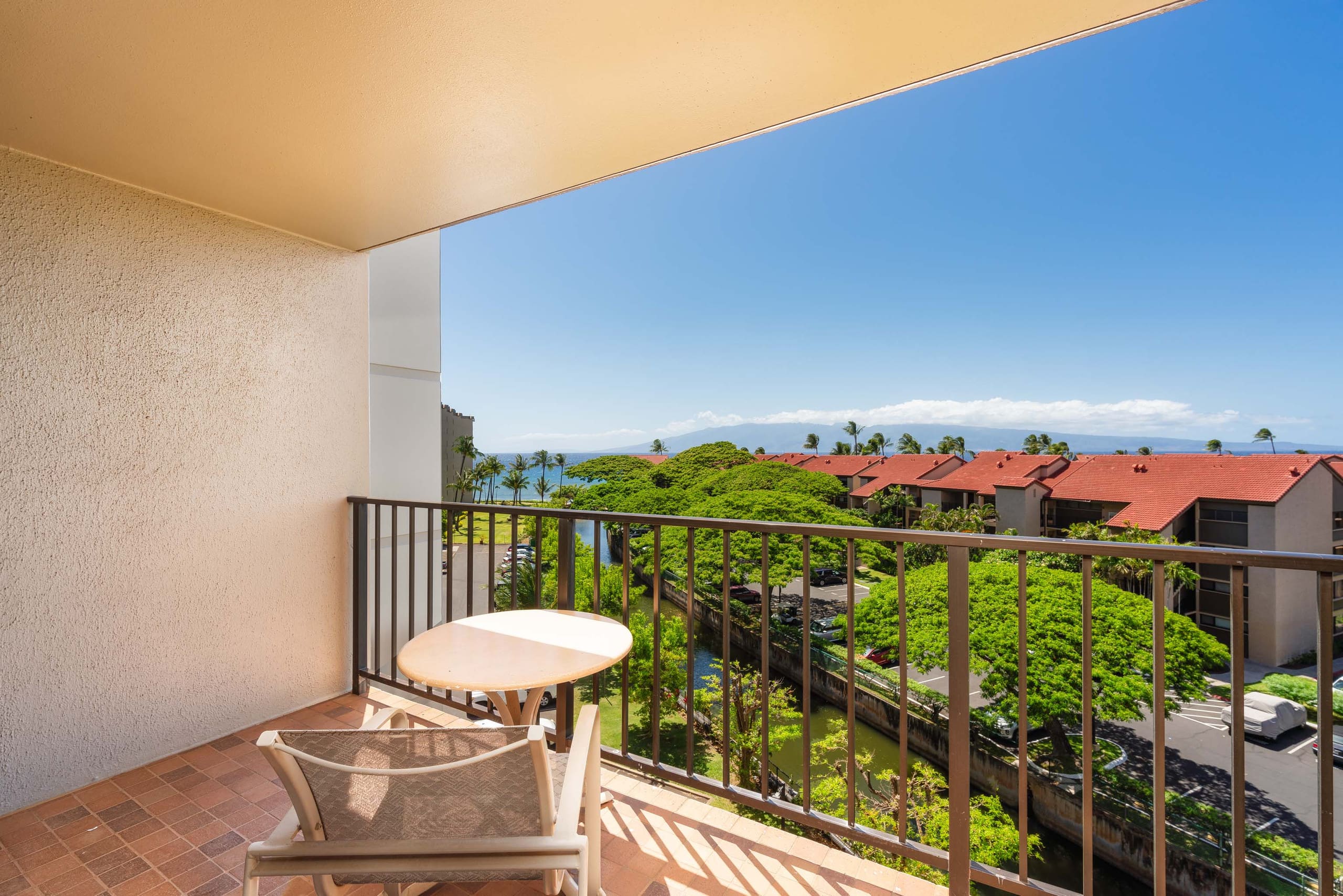 Hotel in Lahaina · ★4.95 · Studio · 2 beds · 1 private bath - Image 8