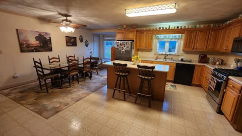 *NEW* Mimi's House: Country home w/ hiking trails