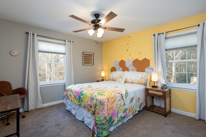 Chambre des abeilles/lit queen