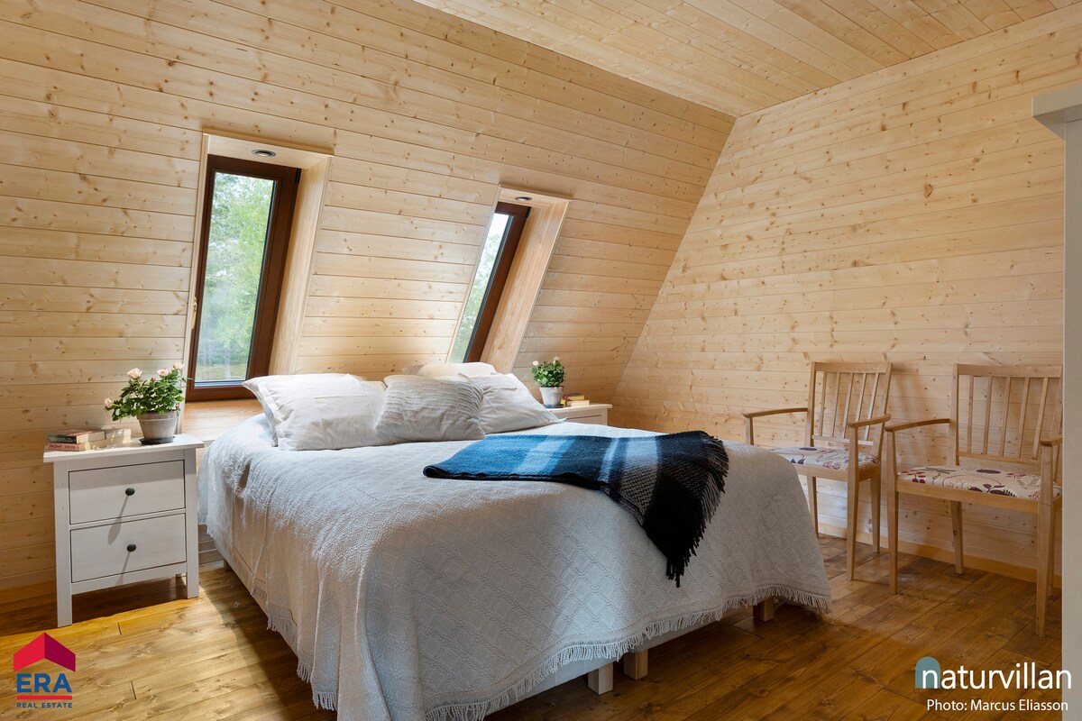 Sovrum på entréplan