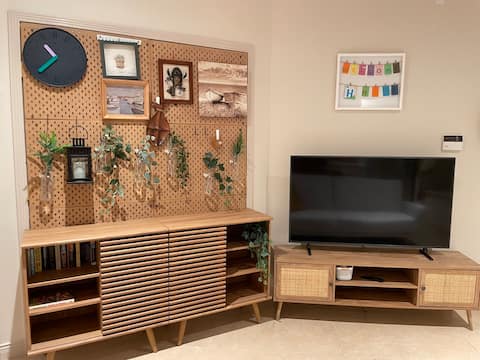 Top performing Airbnb: Metrotown Exquisite Entire Suite with 1 Bed Room in Royal Oak
