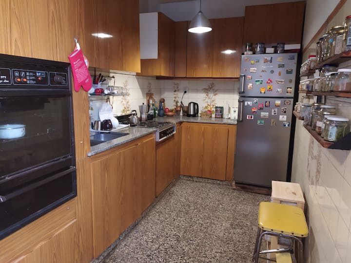 Habitación privada en casa con baño privado y terraza en Boedo