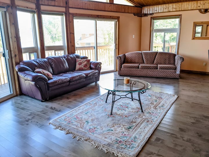 Top {{trip101_paragraph_articles}} Airbnb Vacation Rentals In Arnprior