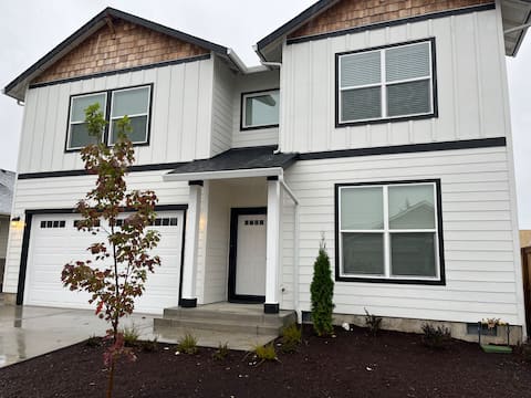 New home in Eugene/Springfield close to UO/Autzen