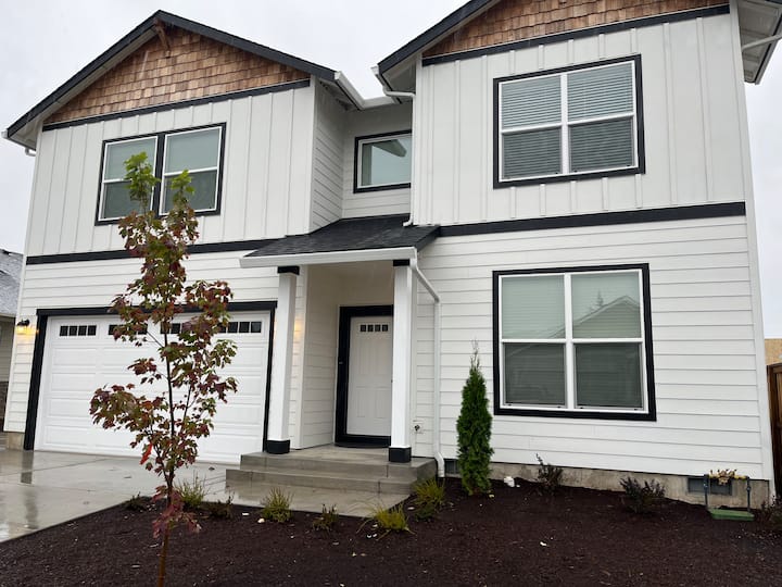 New home in Eugene/Springfield close to UO/Autzen