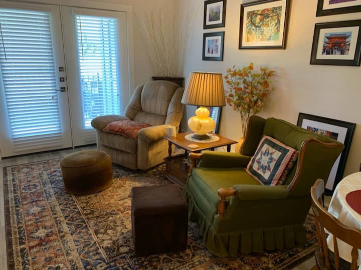 11am Checkin & 3pm Checkout Stylish 1 Bedroom Apt - Buda, TX