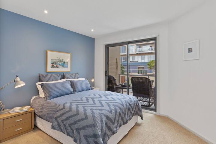 Mysa: Luxury, 1 min to beach/shops, Ocean Views gallery image 4