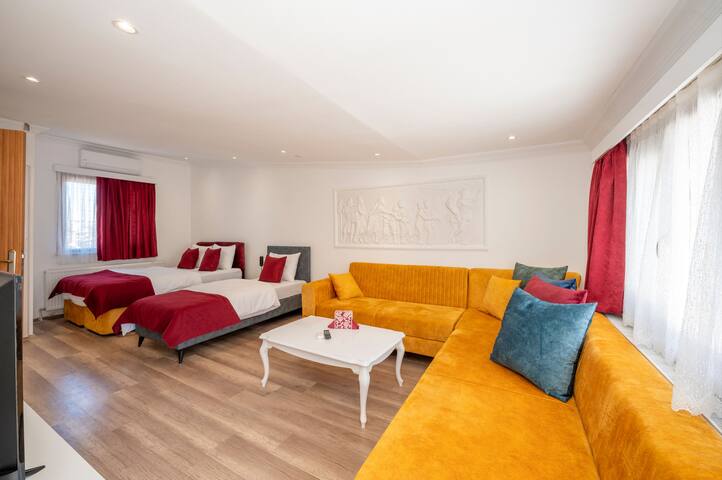 FOR 12 Person – 2 Min to Taksim Square gallery image 4