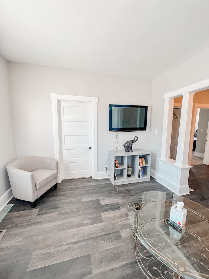 Modern & Trendy Apartment In Chatham - Chatham
