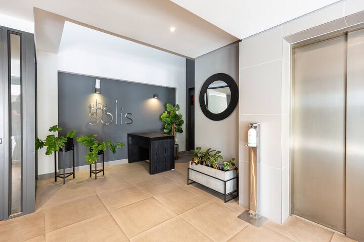 Charming 2 bedroomed unit on 3rd floor gallery image 2