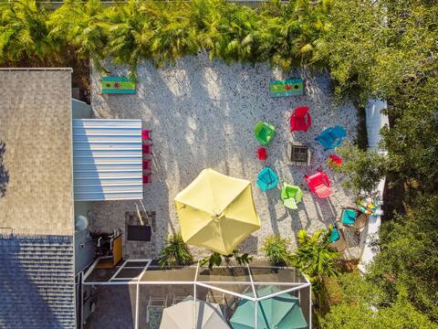 Tropical Pool Retreat in Tarpon Springs