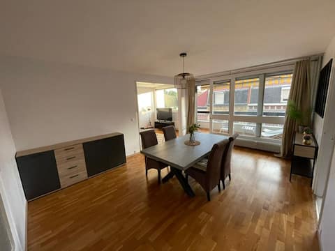 Popular Airbnb listing: 100 m2 apartment, 3 bedrooms, garage, ideally located in Roubaix