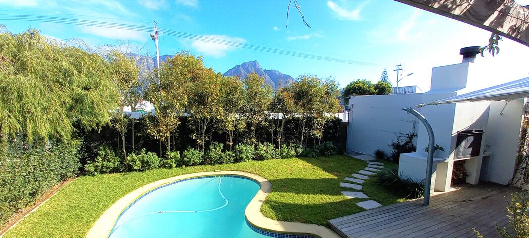 Family home with pool in Claremont