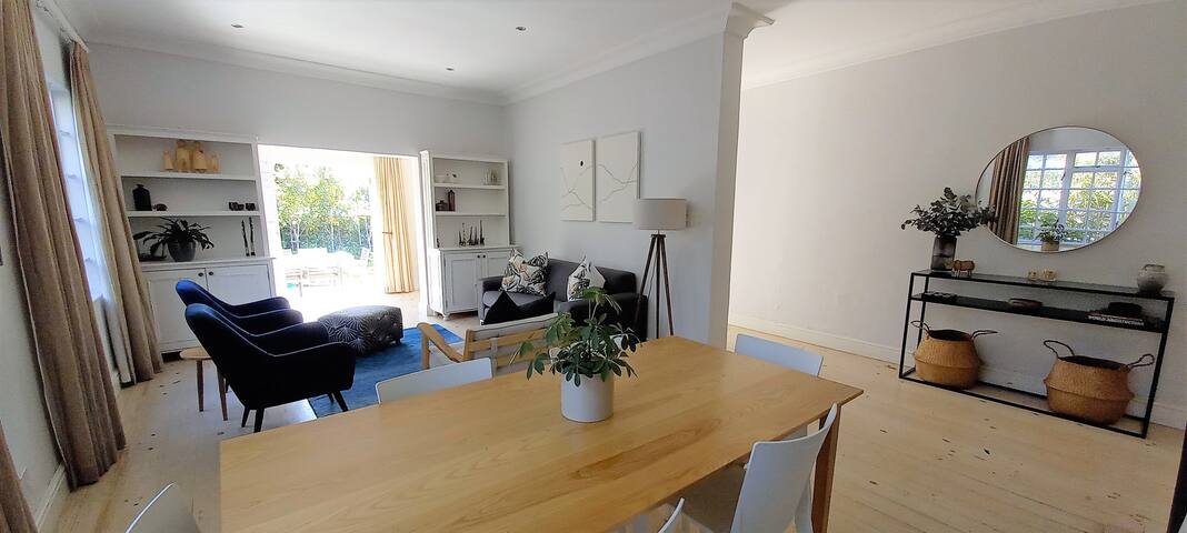 Family home with pool in Claremont gallery image 3